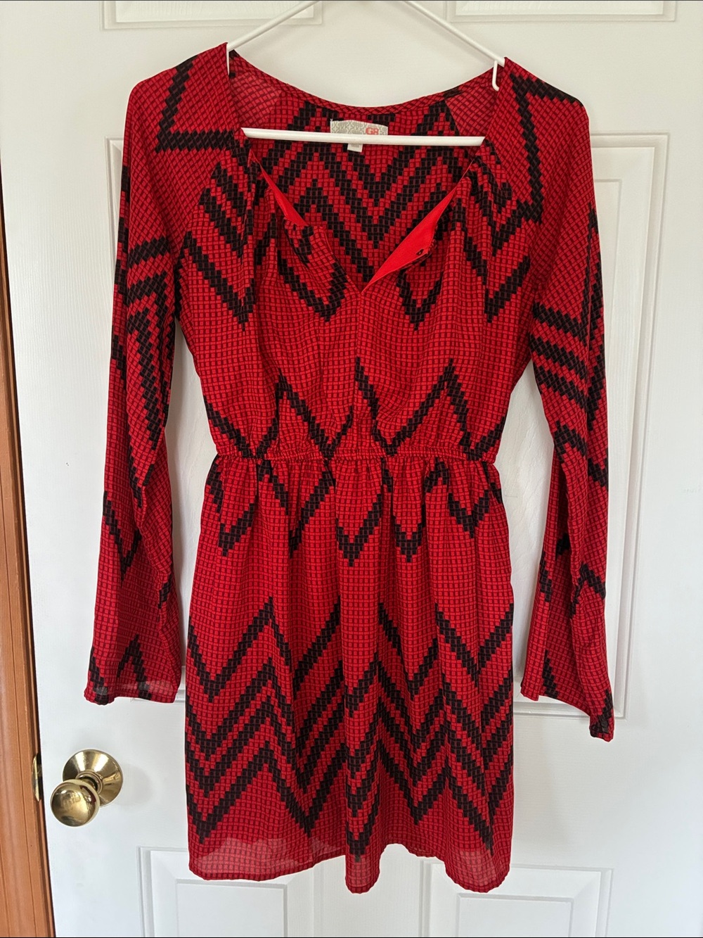 GB Juniors Mini Dress Size XSMALL Red and Black Chevron Long-Sleeve